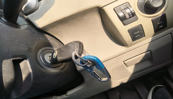 2016 Mahindra Kuv100 K8 D 5 STR, Diesel, Manual, 83,005 km, interior