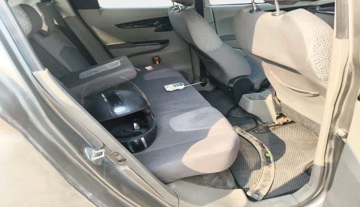 2016 Mahindra Kuv100 K8 D 5 STR, Diesel, Manual, 83,005 km, interior