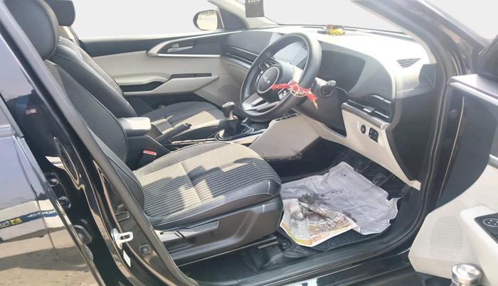 2025 KIA CARENS Prestige (O) 1.5 Petrol 7 STR, Petrol, Manual, 12,636 km, interior