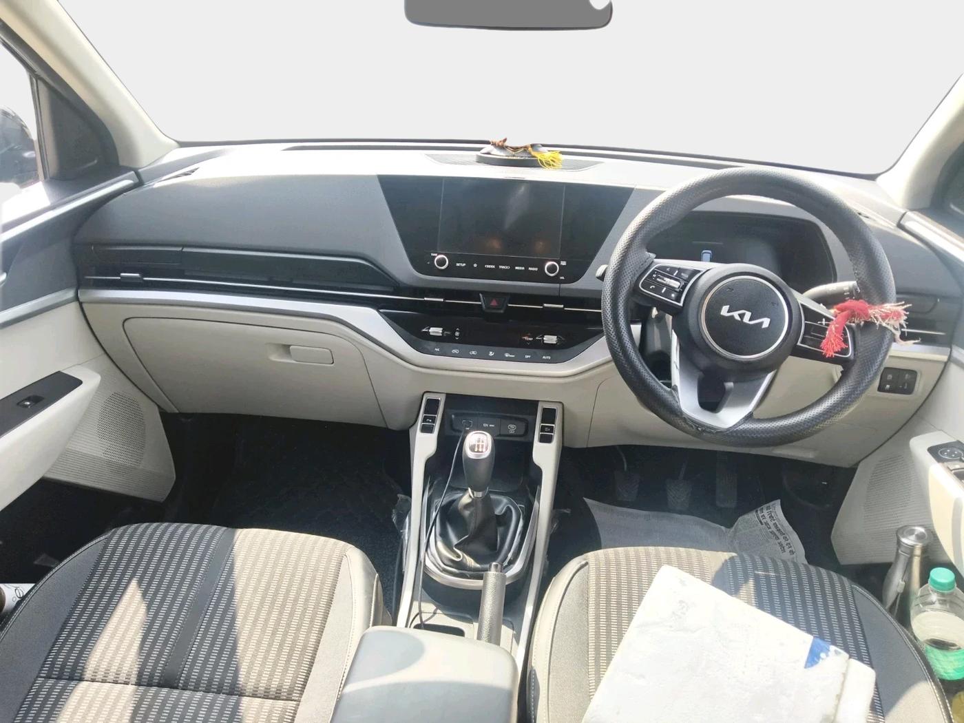 2025 KIA CARENS Prestige (O) 1.5 Petrol 7 STR, Petrol, Manual, 12,636 km, interior