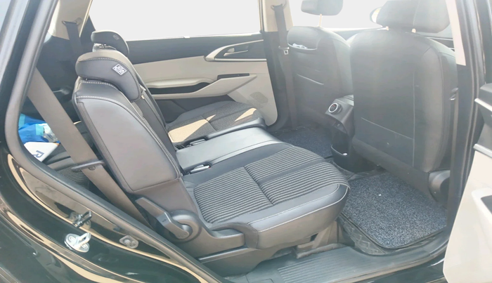 2025 KIA CARENS Prestige (O) 1.5 Petrol 7 STR, Petrol, Manual, 12,636 km, interior