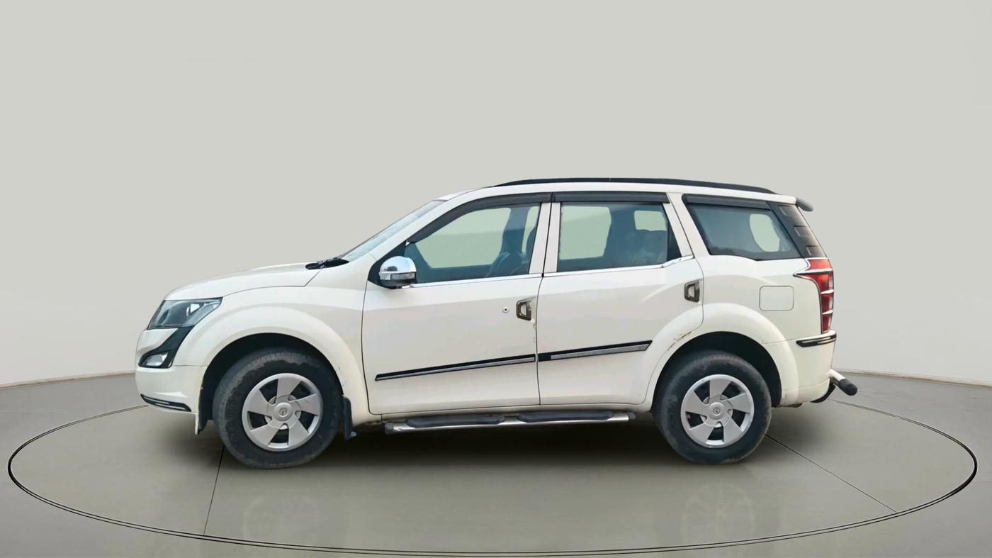 2016 Mahindra XUV500 W4, Diesel, Manual, 1,62,312 km, exterior