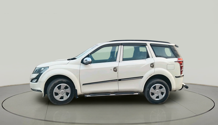 2016 Mahindra XUV500 W4, Diesel, Manual, 1,62,132 km, exterior