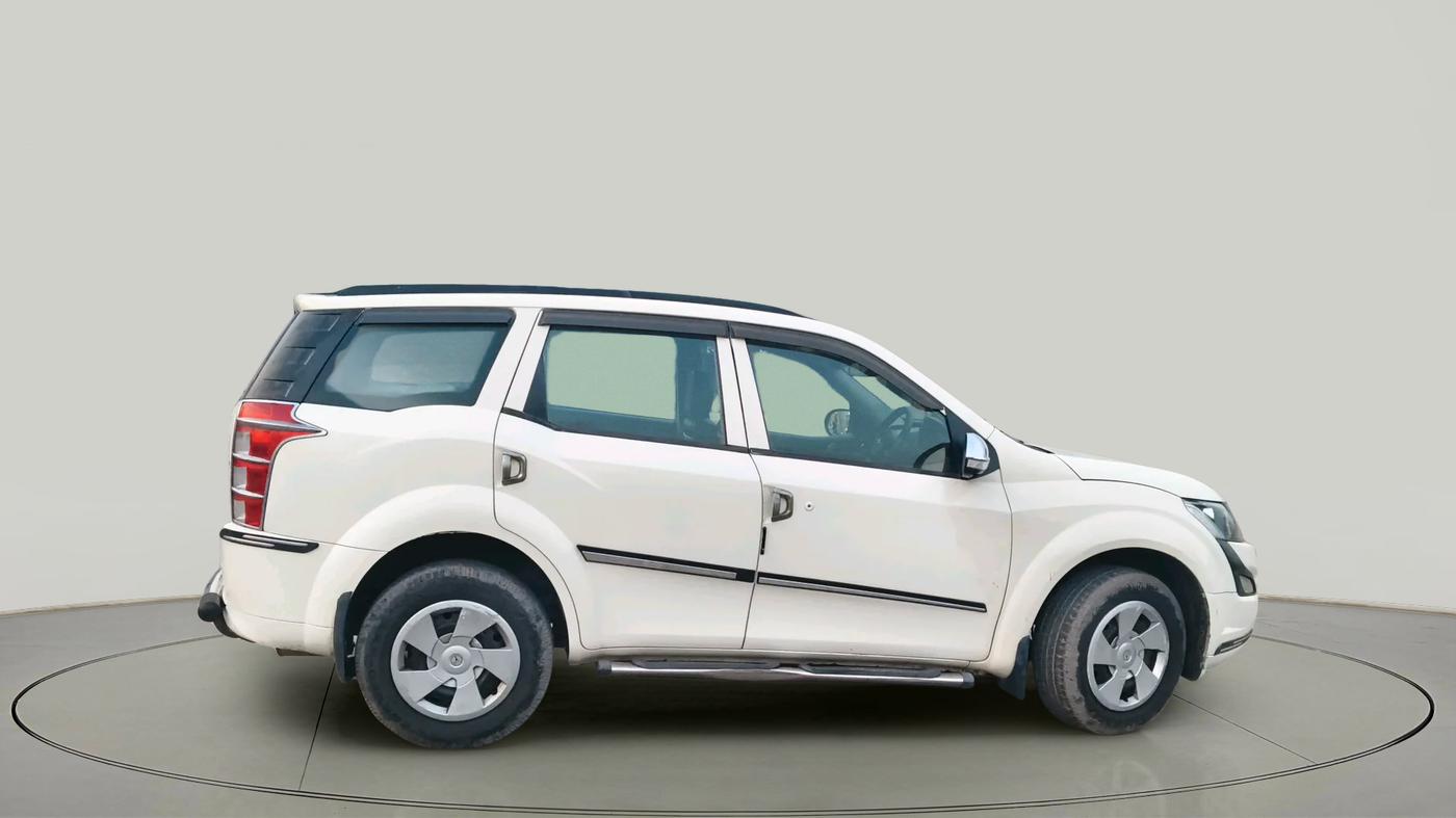 2016 Mahindra XUV500 W4, Diesel, Manual, 1,62,312 km, exterior