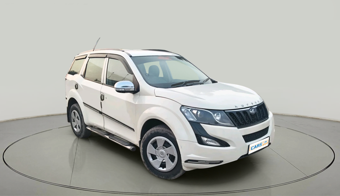 2016 Mahindra XUV500 W4, Diesel, Manual, 1,62,132 km, exterior
