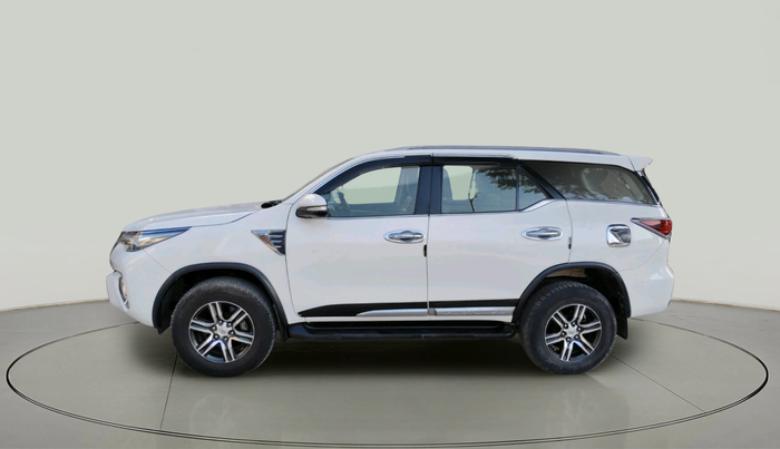 2017 Toyota Fortuner 2.8 4X2 AT, Diesel, Automatic, 50,952 km, exterior