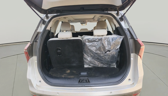 2023 Mahindra XUV700 AX 7 LUXURY D AT 7 STR, Diesel, Automatic, 41,422 km, exterior