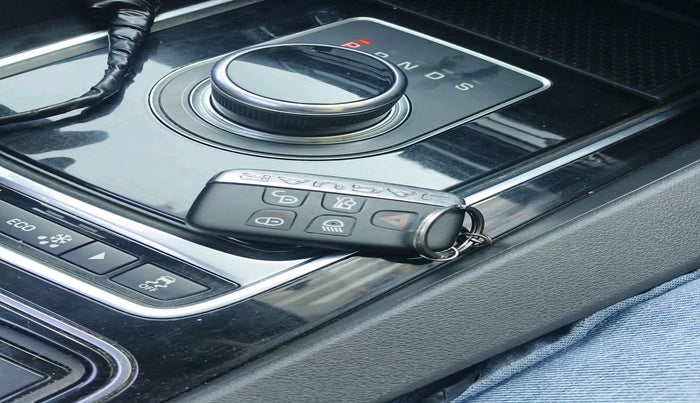 2018 Jaguar F- PACE PRESTIGE 2.0 DIESEL, Diesel, Automatic, 1,02,382 km, interior