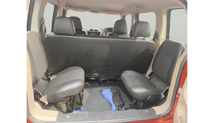 2016 Mahindra TUV300 T8, Diesel, Manual, 66,989 km, interior