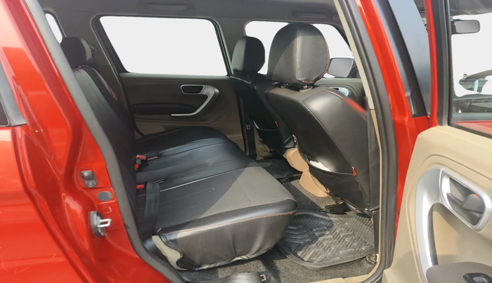 2016 Mahindra TUV300 T8, Diesel, Manual, 66,989 km, interior