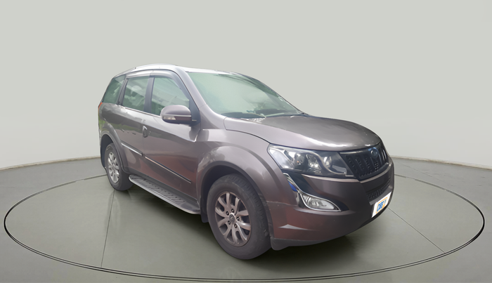 2018 Mahindra XUV500 W10, Diesel, Manual, 1,20,790 km, exterior