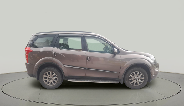 2018 Mahindra XUV500 W10, Diesel, Manual, 1,20,790 km, exterior