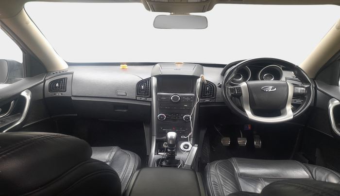 2018 Mahindra XUV500 W10, Diesel, Manual, 1,20,790 km, interior