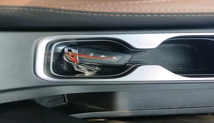 2023 MG HECTOR PLUS SHARP PRO 1.5 TURBO MT 6 STR, Petrol, Manual, 13,363 km, interior