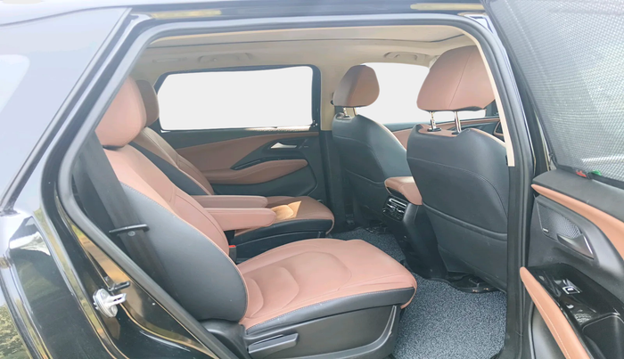 2023 MG HECTOR PLUS SHARP PRO 1.5 TURBO MT 6 STR, Petrol, Manual, 13,363 km, interior