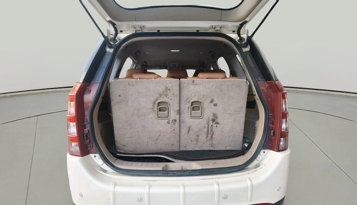 2017 Mahindra XUV500 W6, Diesel, Manual, 87,474 km, exterior