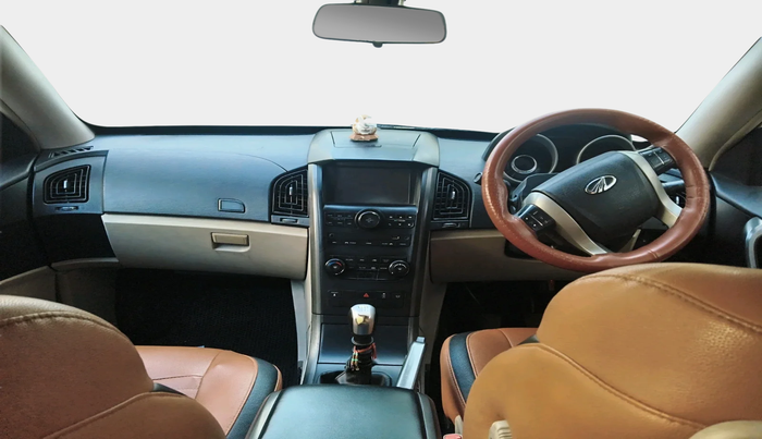 2017 Mahindra XUV500 W6, Diesel, Manual, 87,474 km, interior