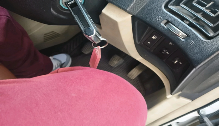 2017 Mahindra XUV500 W6, Diesel, Manual, 87,474 km, interior