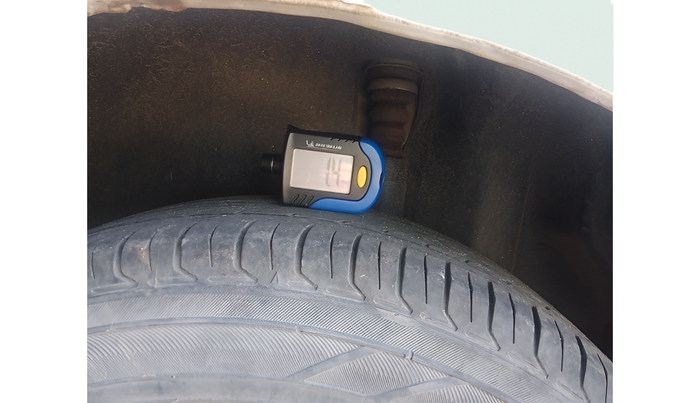 2010 Maruti Swift Dzire LXI, Petrol, Manual, 1,62,554 km, tyre