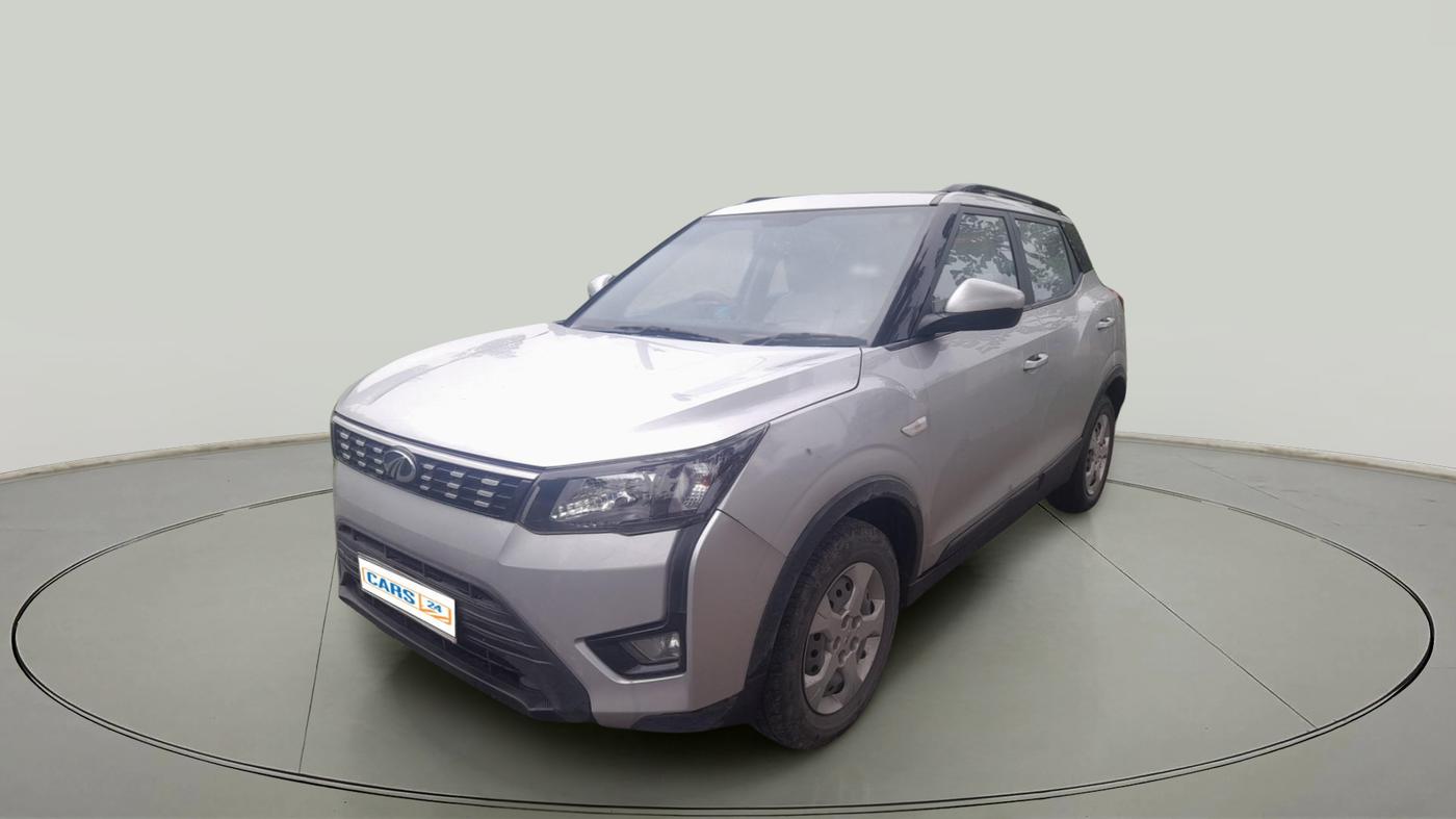 2020 Mahindra XUV300 W6 1.5 DIESEL, Diesel, Manual, 1,49,885 km, exterior