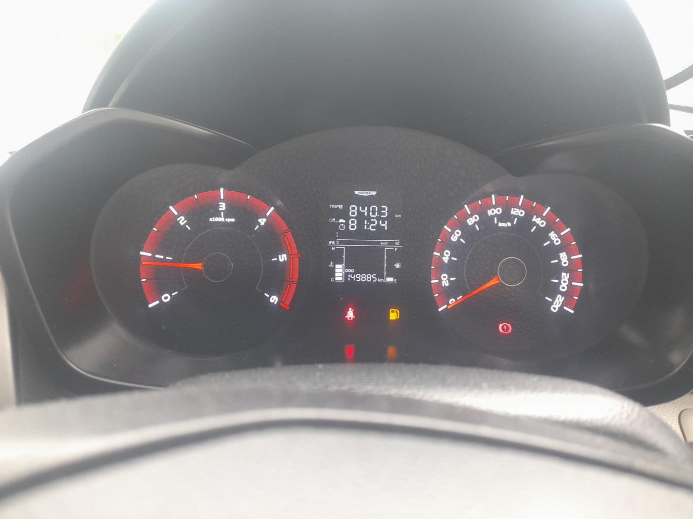 2020 Mahindra XUV300 W6 1.5 DIESEL, Diesel, Manual, 1,49,885 km, interior