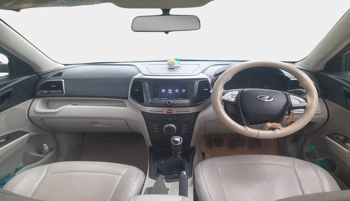 2020 Mahindra XUV300 W6 1.5 DIESEL, Diesel, Manual, 1,49,885 km, interior
