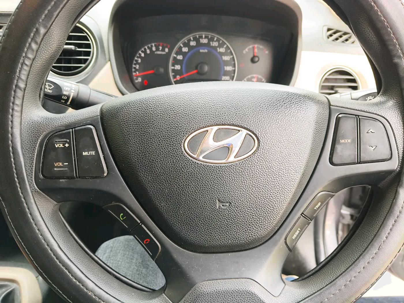 2015 Hyundai Grand i10 SPORTZ 1.2 KAPPA VTVT, Petrol, Manual, 34,280 km, interior