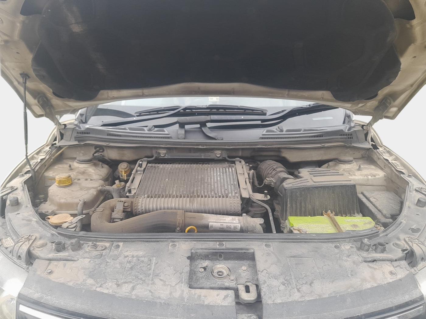 2015 Mahindra XUV500 W6, Diesel, Manual, 1,25,218 km, exterior