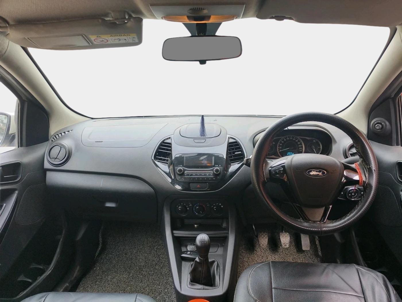 2020 Ford New Figo TITANIUM 1.2 PETROL MT, Petrol, Manual, 17,502 km, interior