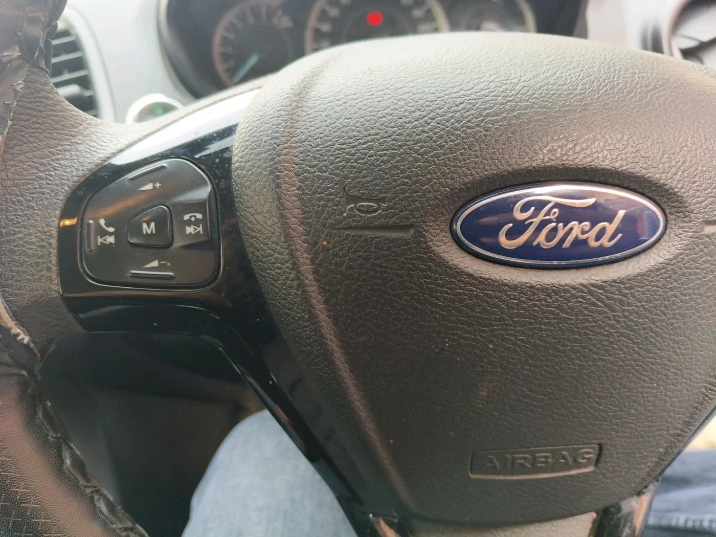 2020 Ford New Figo TITANIUM 1.2 PETROL MT, Petrol, Manual, 17,502 km, interior