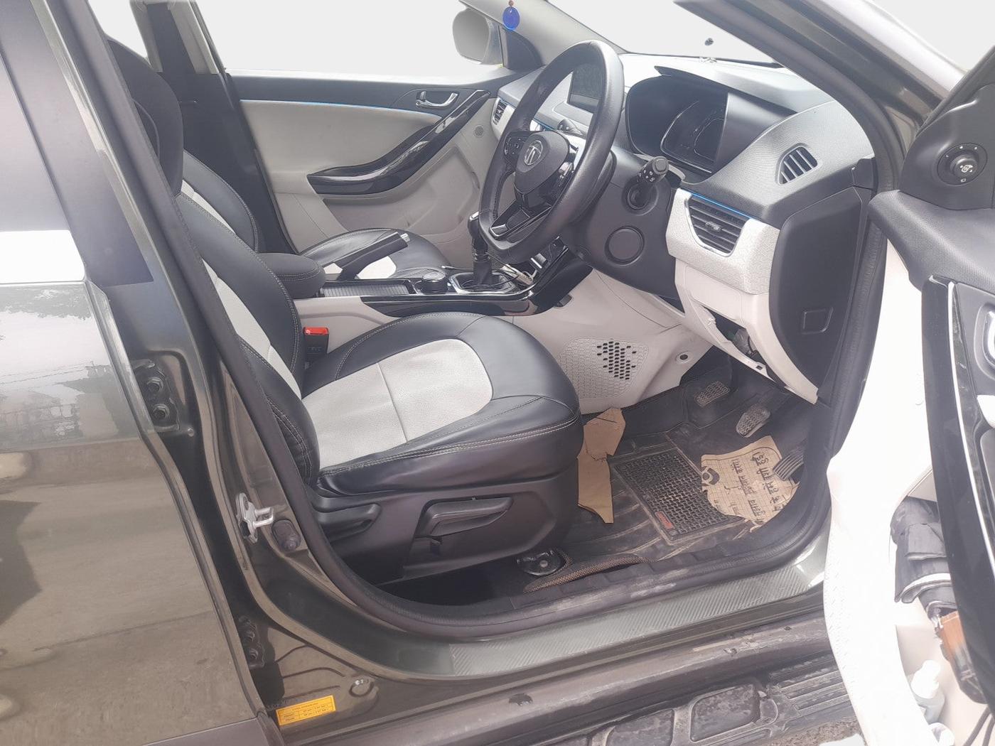 2023 Tata NEXON XZ PLUS PETROL SUNROOF, Petrol, Manual, 28,042 km, interior