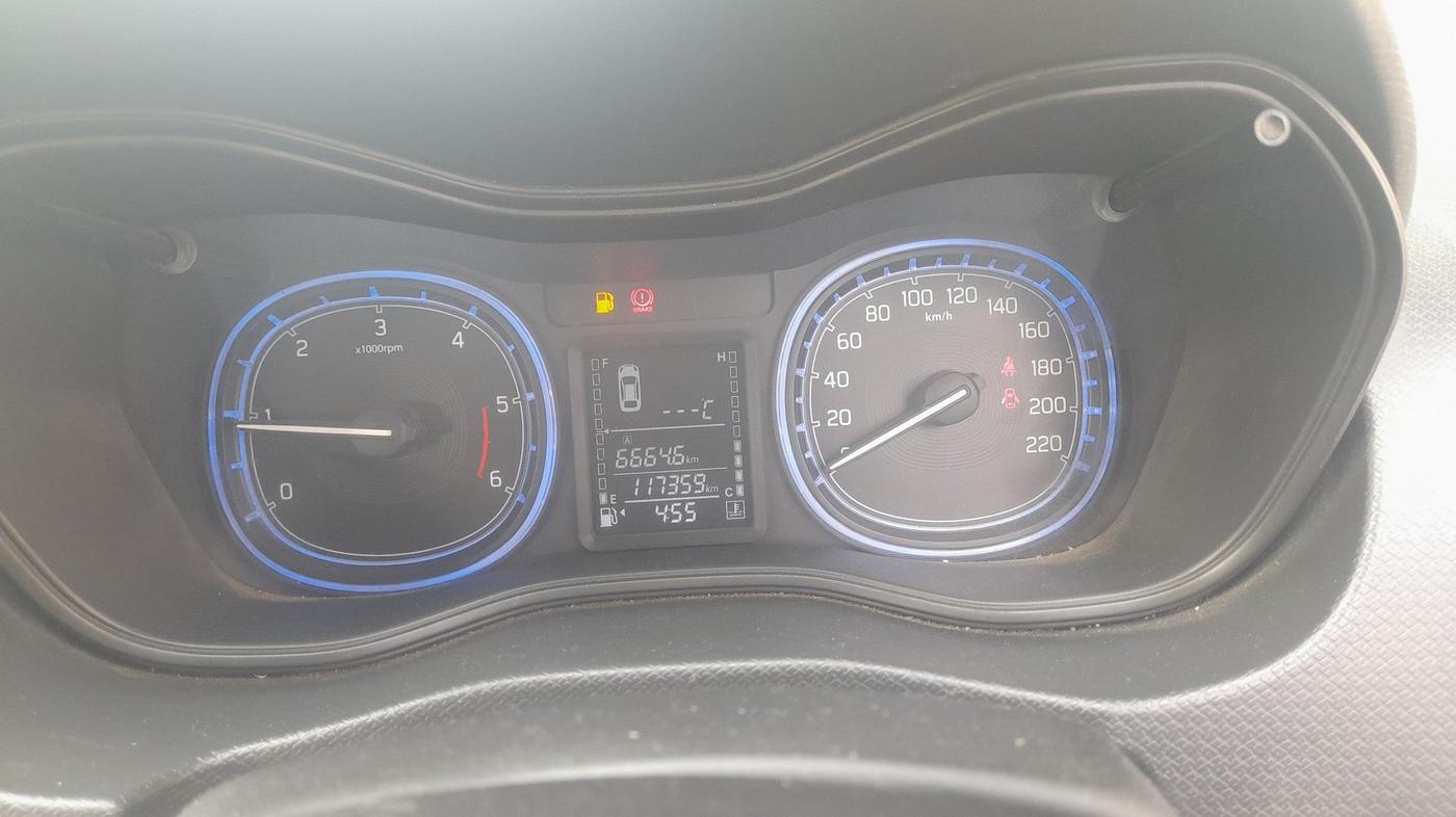 2016 Maruti Vitara Brezza ZDI PLUS, Diesel, Manual, 1,17,359 km, interior