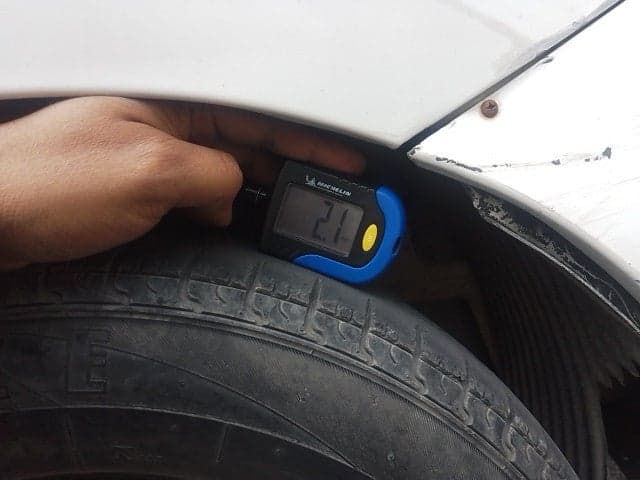 2014 Hyundai Eon ERA +, Petrol, Manual, 69,138 km, tyre