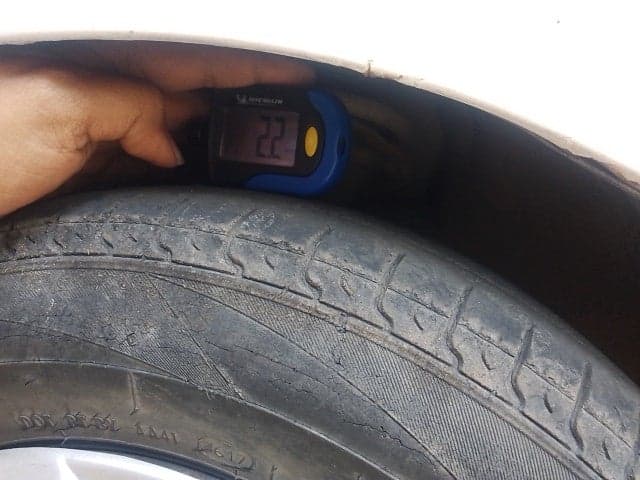 2014 Hyundai Eon ERA +, Petrol, Manual, 69,138 km, tyre