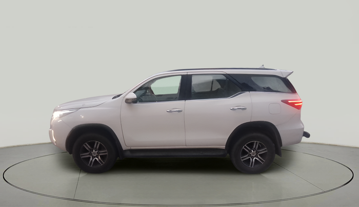 2017 Toyota Fortuner 2.8 4X2 AT, Diesel, Automatic, 80,818 km, exterior