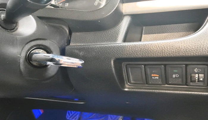 2013 Maruti Swift VXI, Petrol, Manual, 1,17,612 km, interior