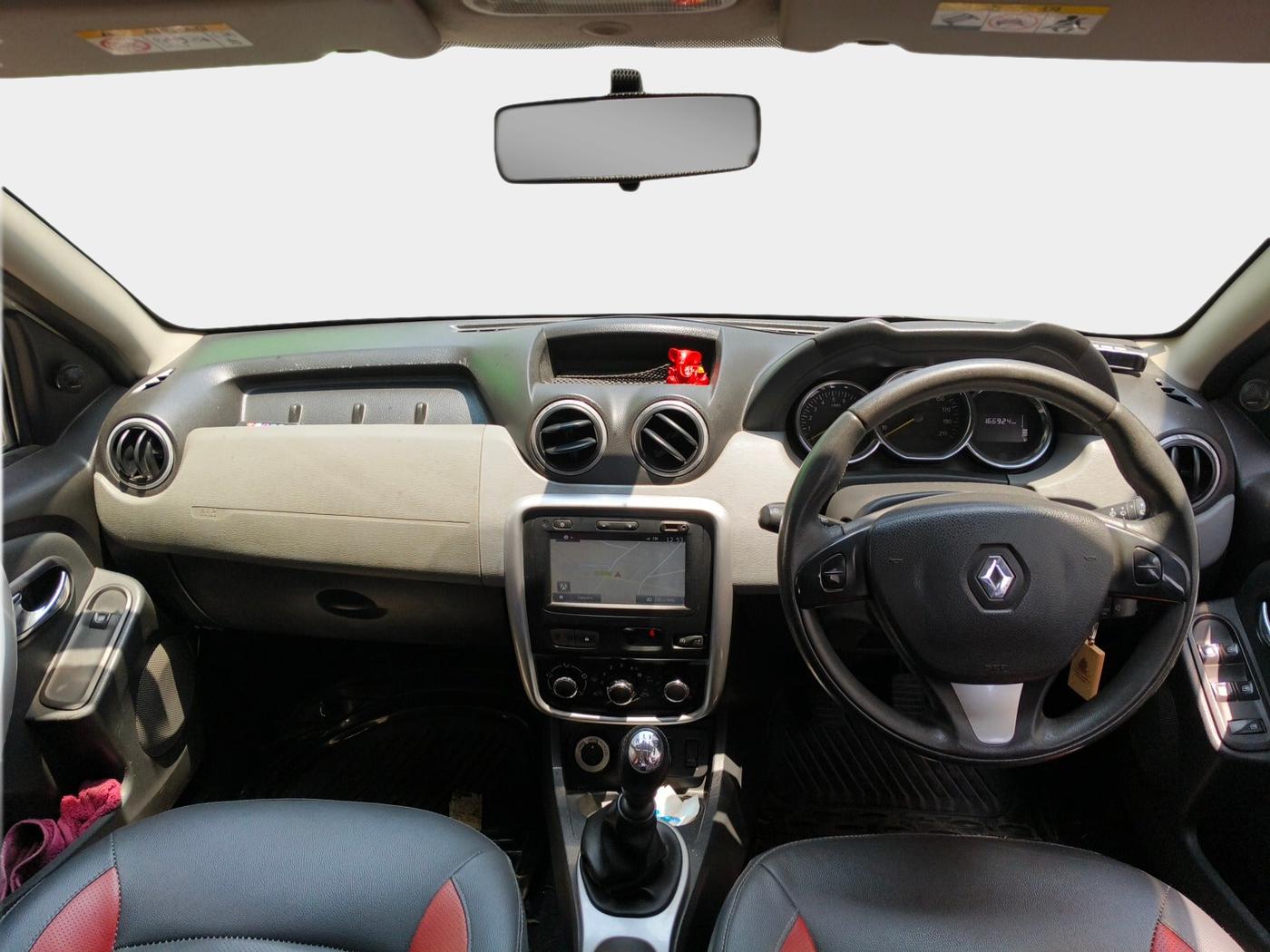 2014 Renault Duster 110 PS RXZ 4X4 MT DIESEL, Diesel, Manual, 1,66,924 km, interior