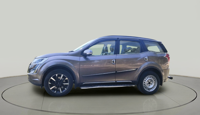 2018 Mahindra XUV500 W11 AT, Diesel, Automatic, 68,570 km, exterior