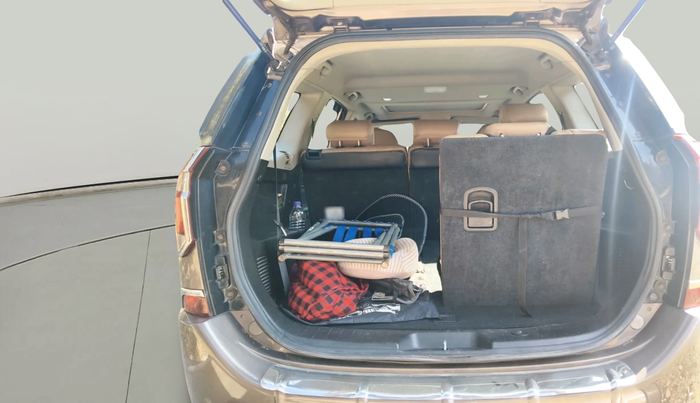 2018 Mahindra XUV500 W11 AT, Diesel, Automatic, 68,570 km, exterior