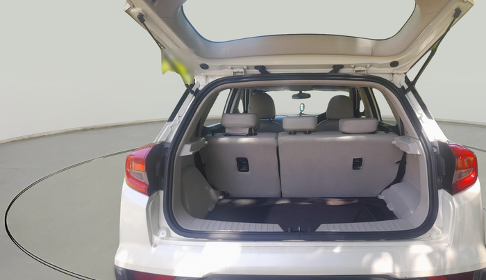 2020 Mahindra XUV300 W6 1.5 DIESEL, Diesel, Manual, 66,341 km, exterior