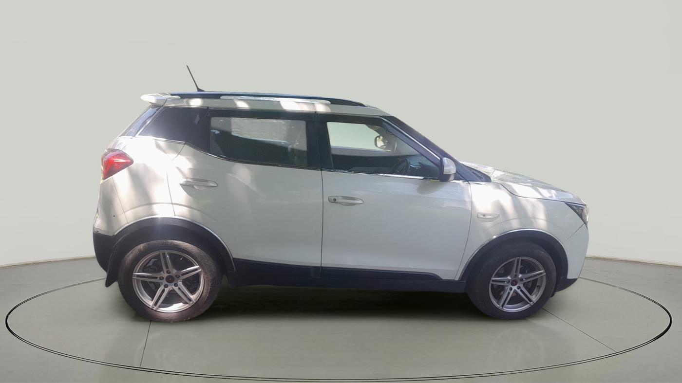 2020 Mahindra XUV300 W6 1.5 DIESEL, Diesel, Manual, 66,341 km, exterior