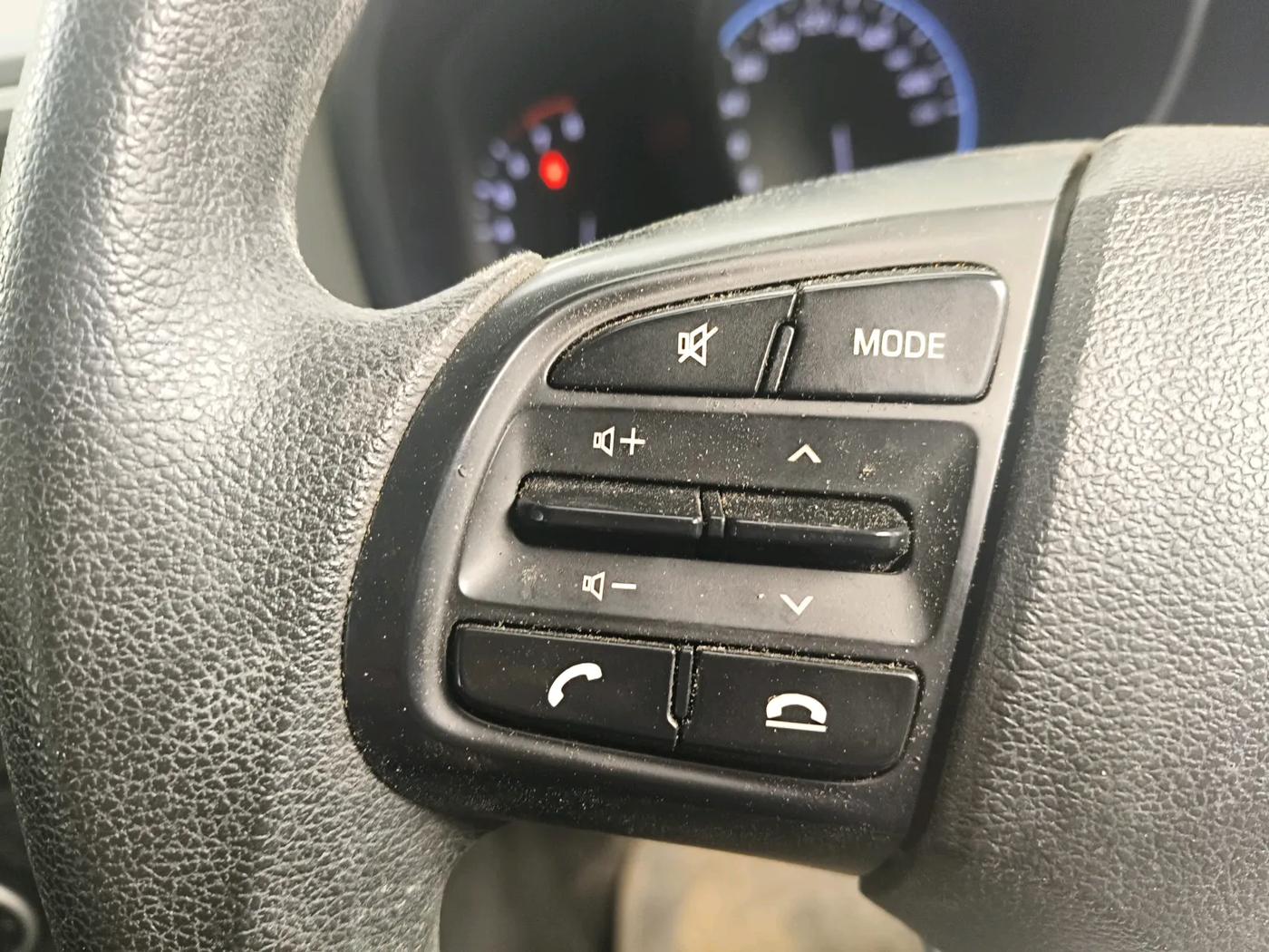 2020 Hyundai VENUE S 1.2, Petrol, Manual, 69,628 km, interior