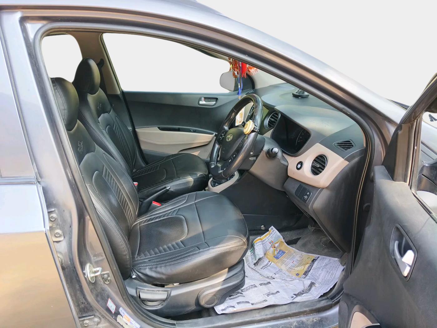 2017 Hyundai Grand i10 ASTA 1.2 KAPPA VTVT, Petrol, Manual, 2,90,000 km, interior