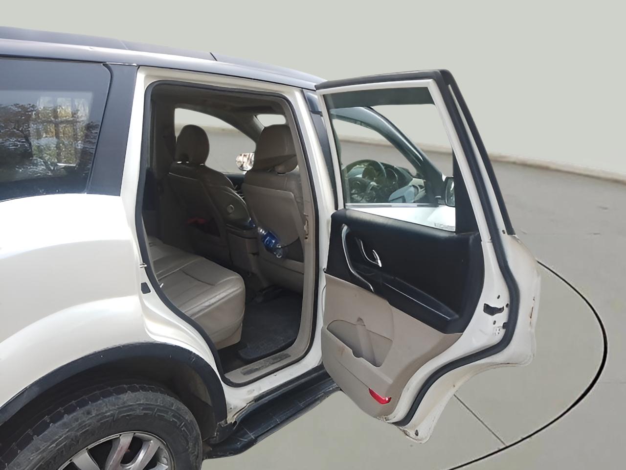 2015 Mahindra XUV500 W10, Diesel, Manual, 89,593 km, interior