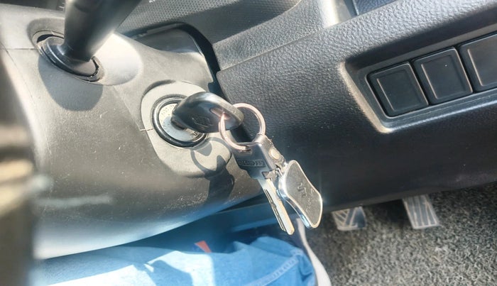 2013 Maruti Swift LXI, Petrol, Manual, 52,543 km, interior