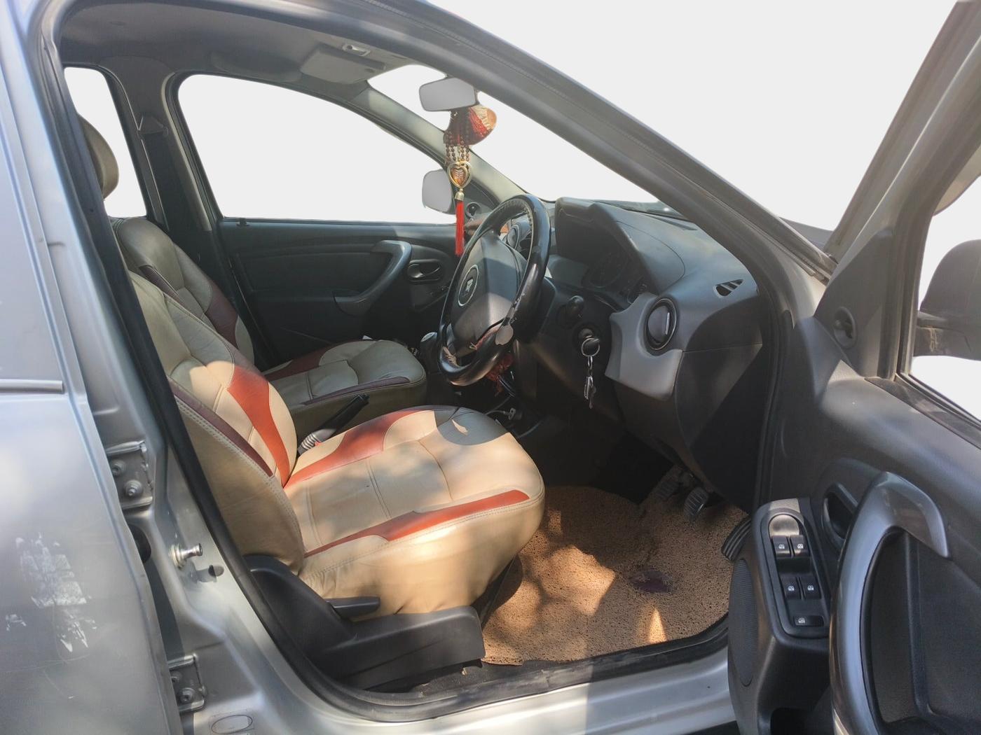2013 Renault Duster 85 PS RXE DIESEL, Diesel, Manual, 1,17,983 km, interior