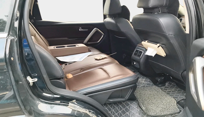 2022 Mahindra SCORPIO-N Z8 L PETROL MT 7 STR, Petrol, Manual, 20,536 km, interior