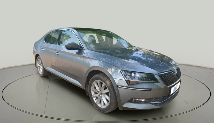 2017 Skoda Superb L&K 1.8 TSI AT, Petrol, Automatic, 1,41,206 km, exterior