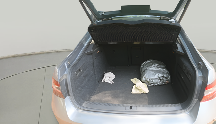 2017 Skoda Superb L&K 1.8 TSI AT, Petrol, Automatic, 1,41,206 km, exterior