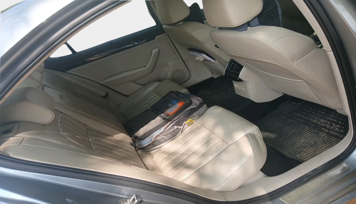 2017 Skoda Superb L&K 1.8 TSI AT, Petrol, Automatic, 1,41,206 km, interior